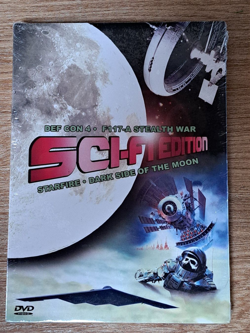 Tutti i DVDs: DVD SCI-FI Edition, Boxset mit 4 Filmen, Science-Fiction – Nuovo e nell'imballaggio originale da Unterseen venduto da Kanica