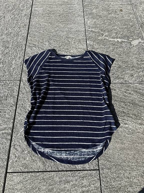 T-shirt: T-Shirt gestreift  - Grösse: M - dunkelblau – Usato da St. Niklausen LU venduto da Sundy01