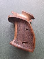 Nussbaum Griffschalen mit Daumenauflage für die Sig P210 
