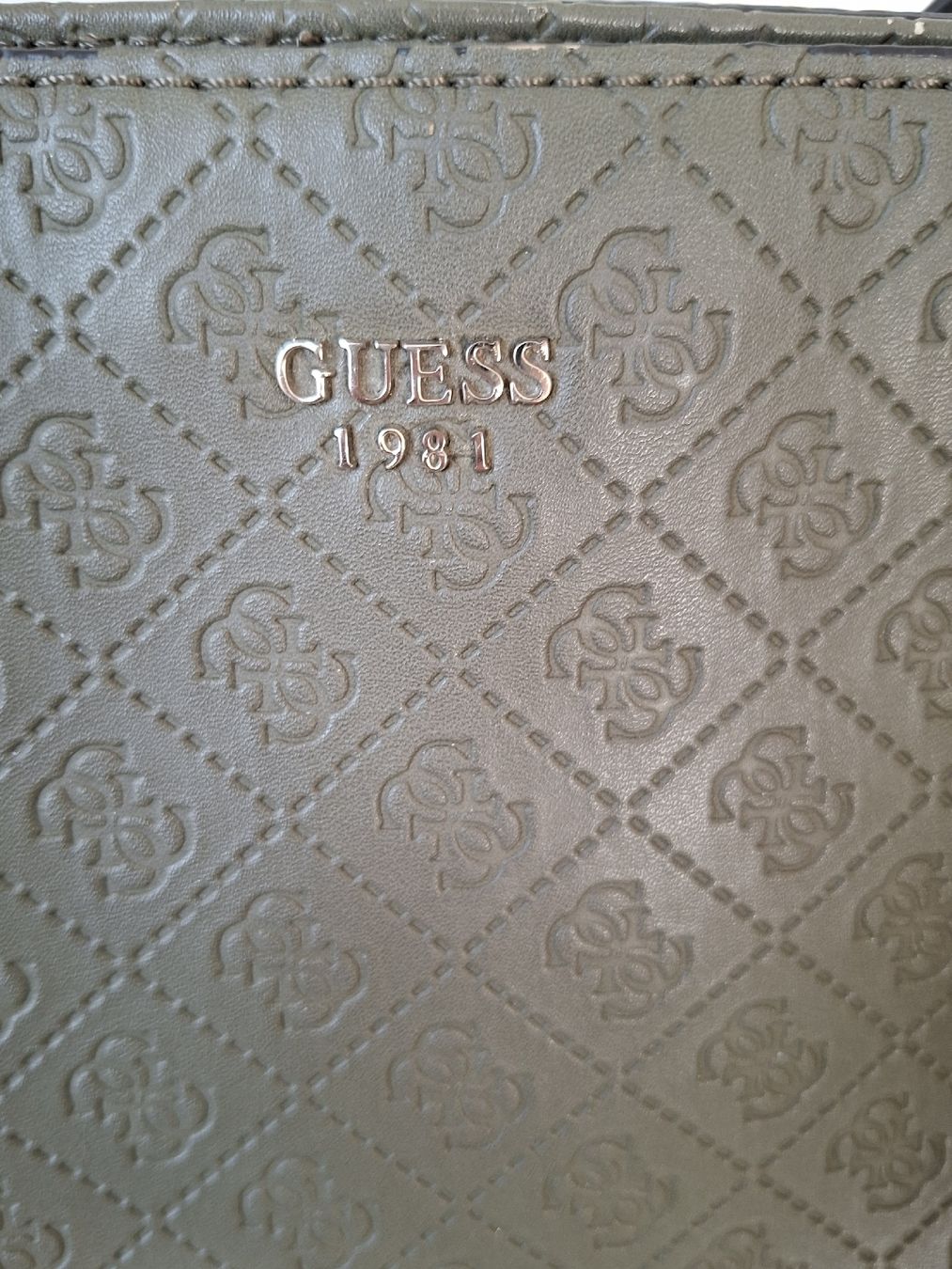 Guess Taschen für Damen: Sac à main Guess kaki à motif - – Gebraucht aus Renens VD von ser_j2fn 1