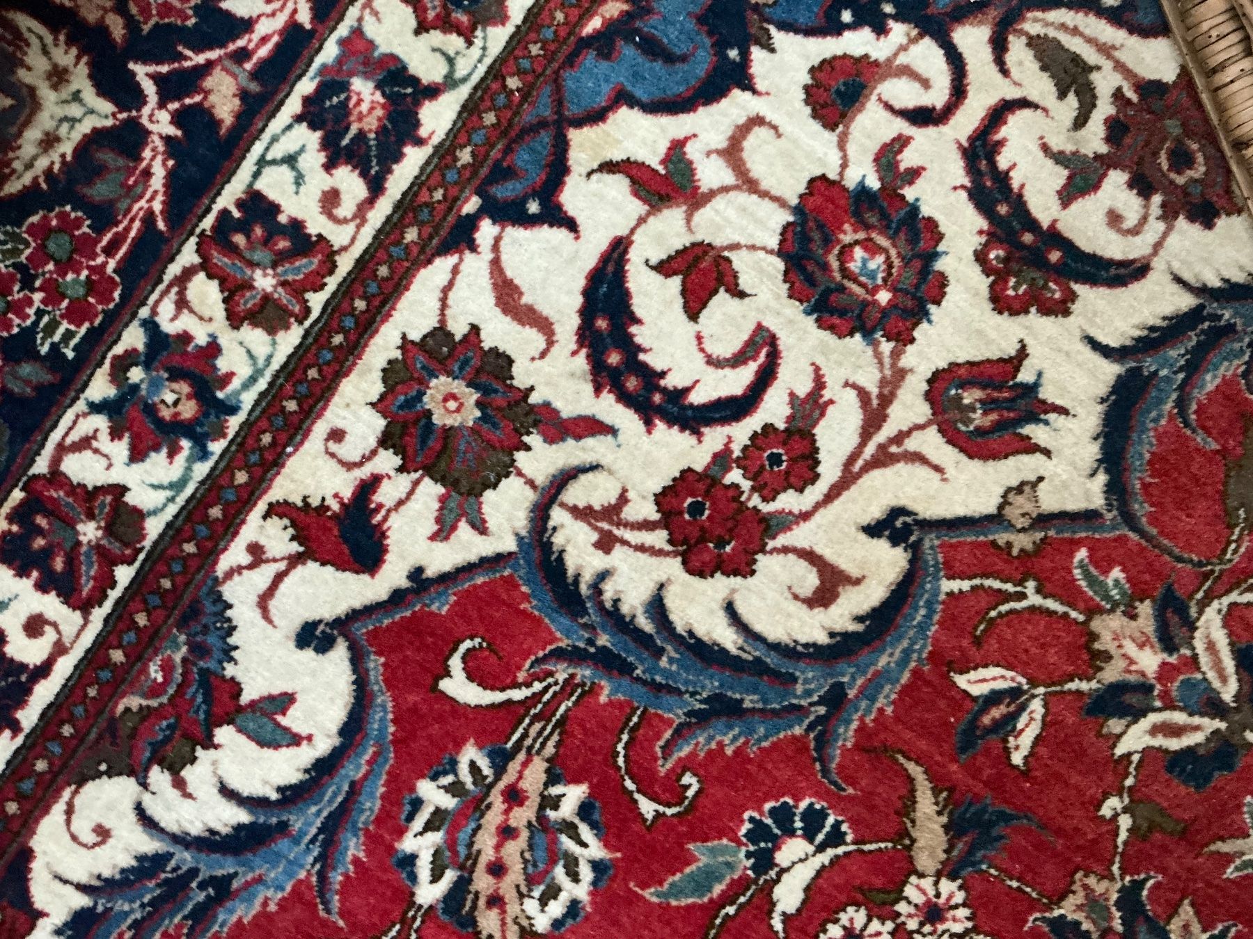 Tapis: Orientteppich mit Blumenmuster rot blau gebraucht – D'occasion à Birsfelden par Sira1961 2
