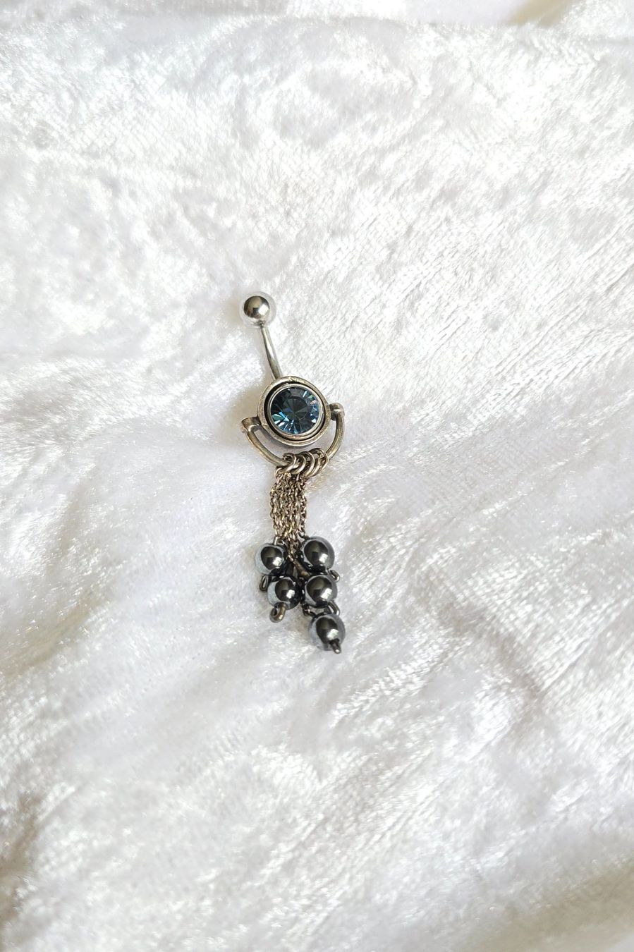 Bijoux piercing: Sehr schönes Bauchpiercing mit blauem Stein – D'occasion à Dättlikon par Wundertuete_