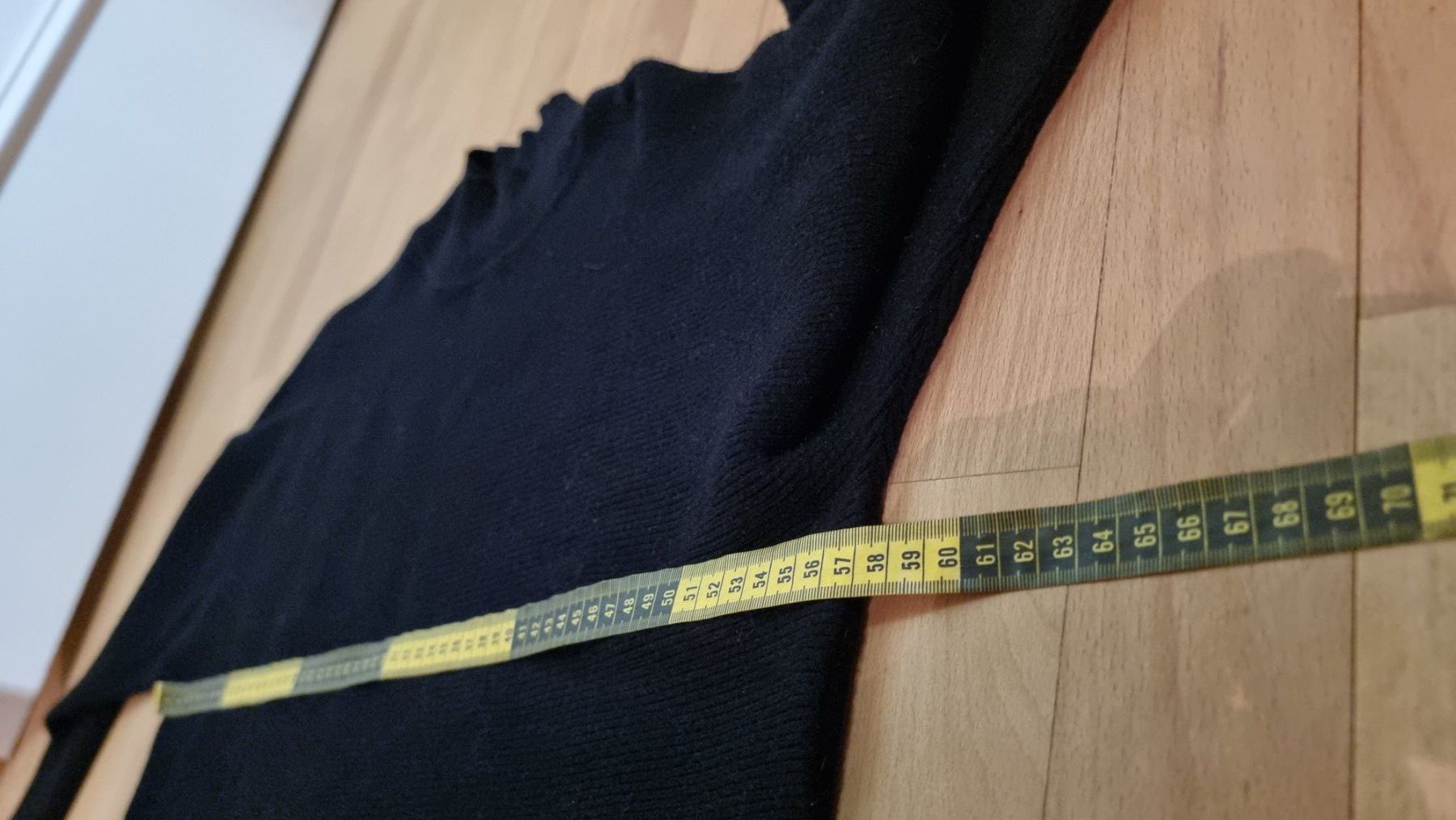 Maglioni & Felpe: Warmer, schwarzer Strickpullover mit Rollkragen, Gr. XL – Usato da Wald ZH venduto da CapLux 7