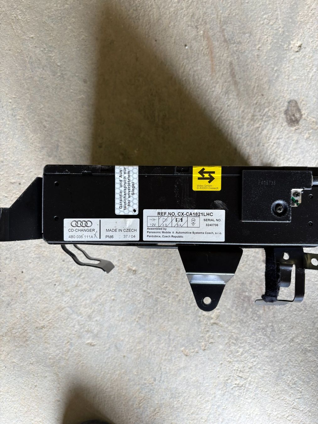 Tutti pezzi di ricambio auto: Originaler CD-Wechsler Audi A3/S3 8L – Usato da Madiswil venduto da Ivan1706 1