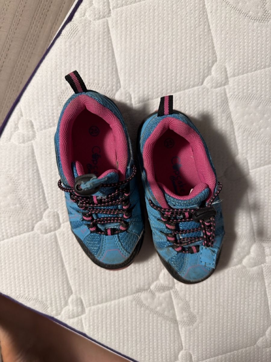 Chaussures filles: Trekkingschuhe Gr. 25 – D'occasion à Oftringen par LikeiT 1