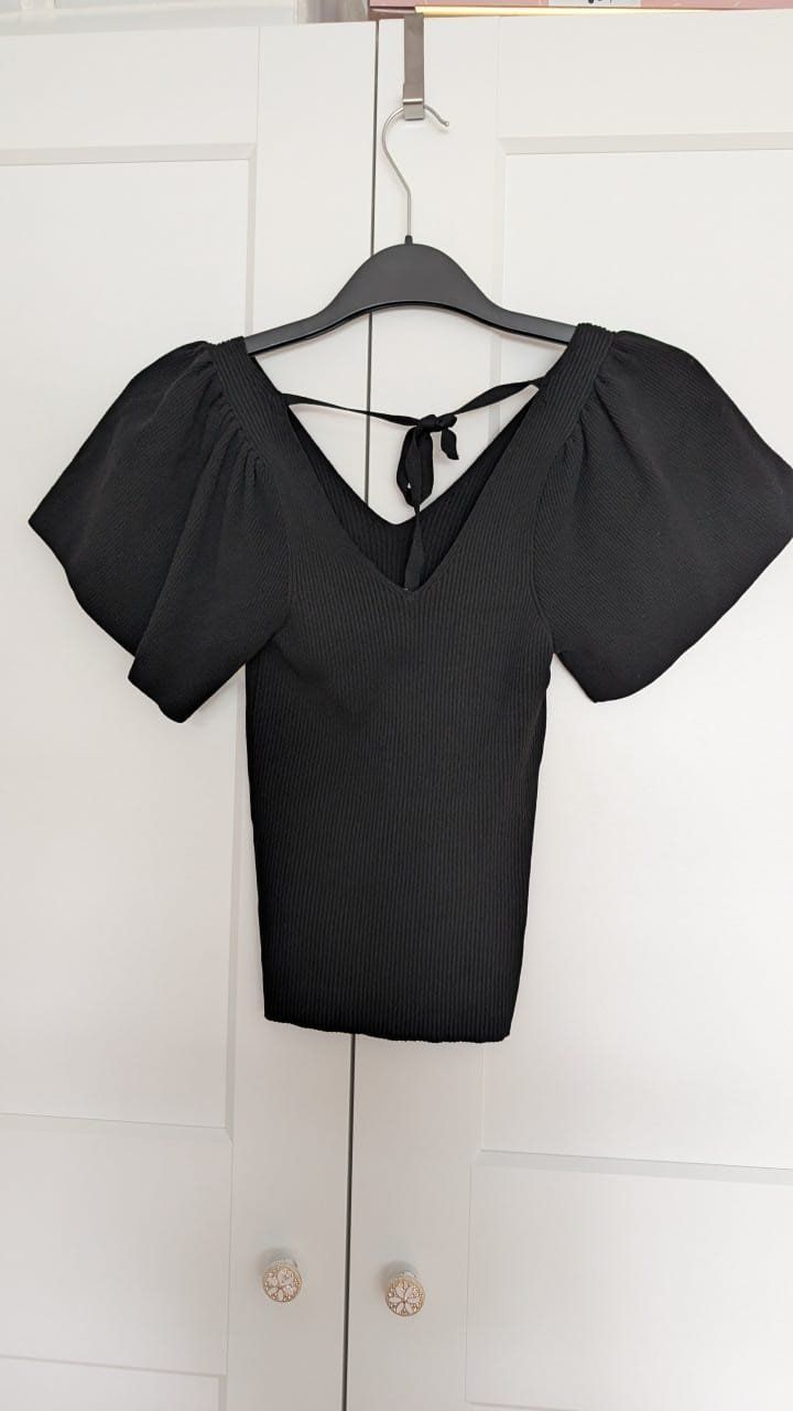 Only Tops: ONLY Top mit Flügelärmel, Schwarz, Grösse S – Gebraucht aus Au SG von and_cra
