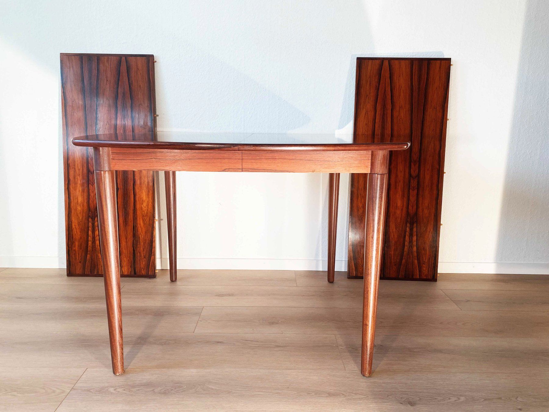 Tavoli: Teak Rosewood Diningtable – Usato da Beringen venduto da Kultgut 8
