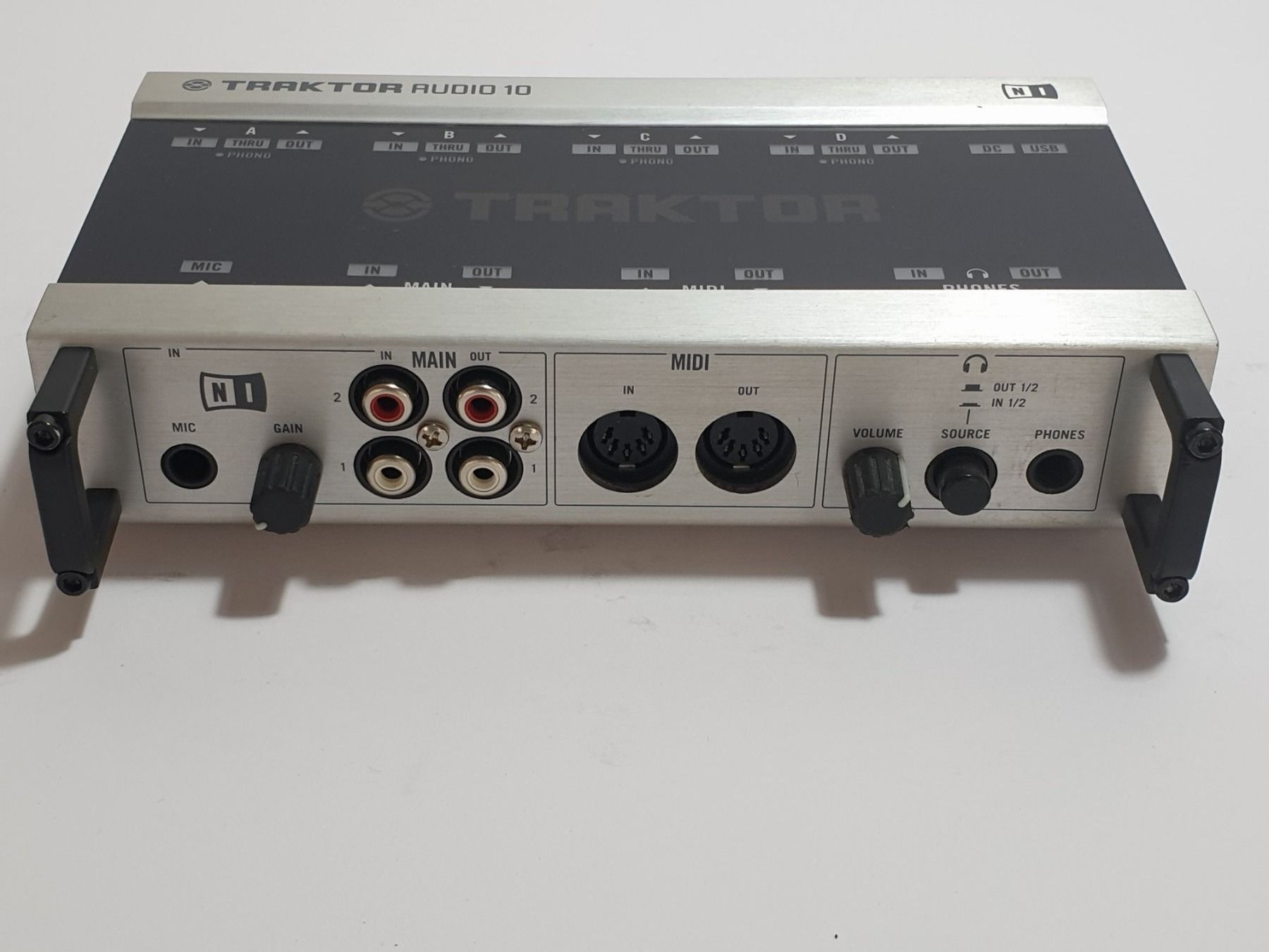 Traktor Studioequipment: Native Instruments Traktor Audio 10 – Gebraucht aus Zürich von  1