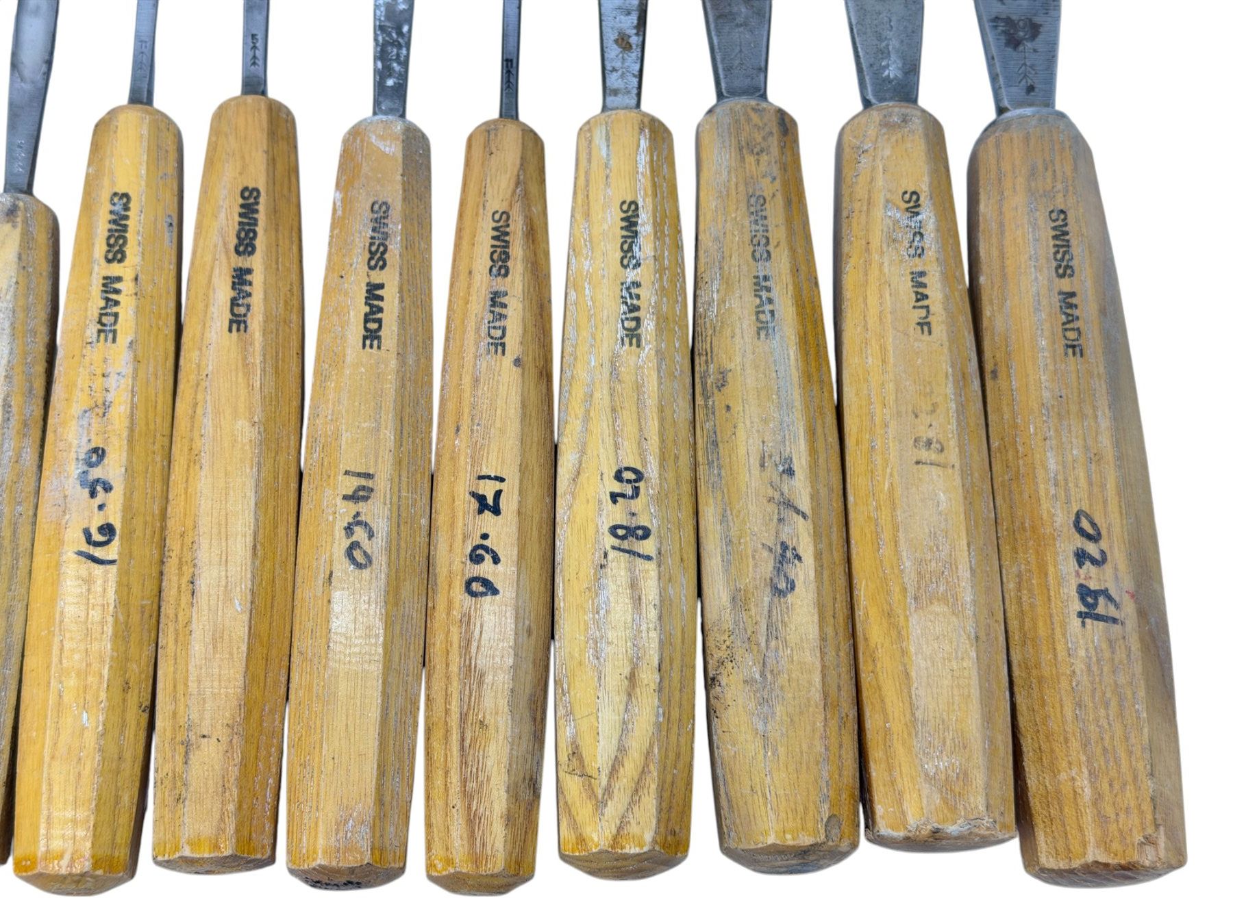 Swiss Tutti gli attrezzi: Lot 13 outils sculpture bois Swiss Made (gouges + ciseaux) – Usato da Cossonay-Ville venduto da Antiquora 2