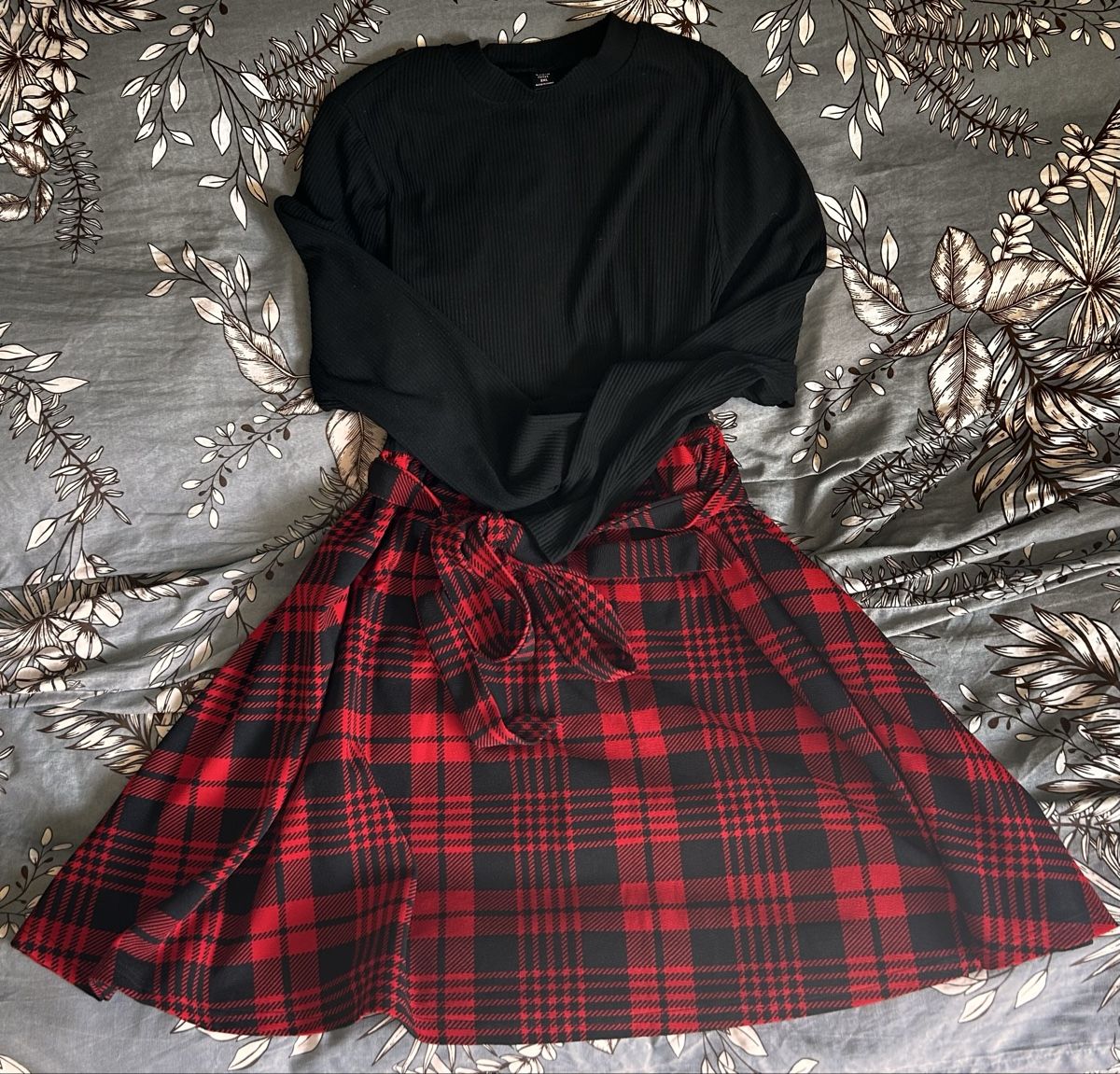 Shein Vestiti: Vestito a quadri rosso e nero con top nero – Usato da Dongio venduto da Alessia-sShop88