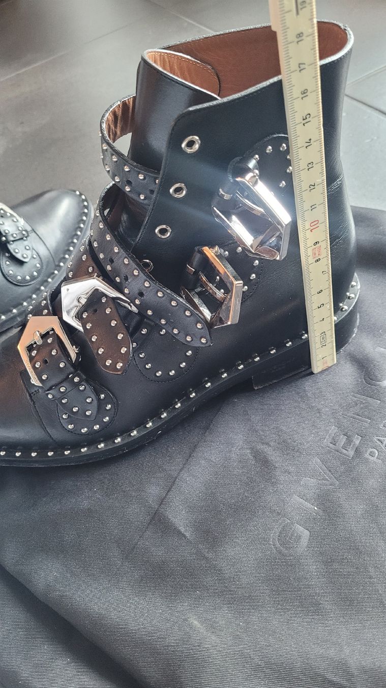 Givenchy Scarpe da donna: GIVENCHY Biker Boots Stiefelette Gr. 39 – Usato da Rheinfelden venduto da DHS 6