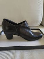 Schwarzer Leder Pumps von Everybody, Gr 41