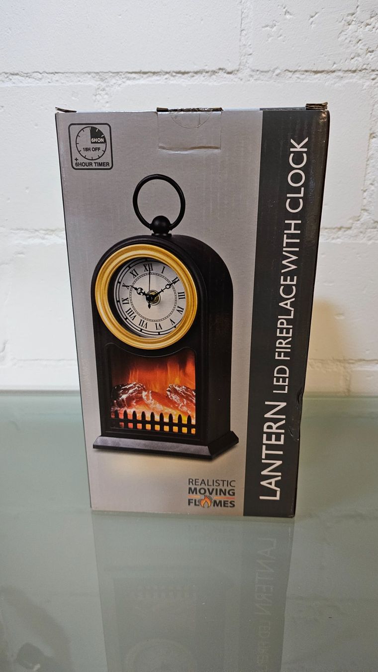 Pendules & Horloges murales: Gemütliche LED Kaminuhr mit Timerfunktion – Neuf avec emballage d'origine à Koppigen par Bracher_Mail-House
