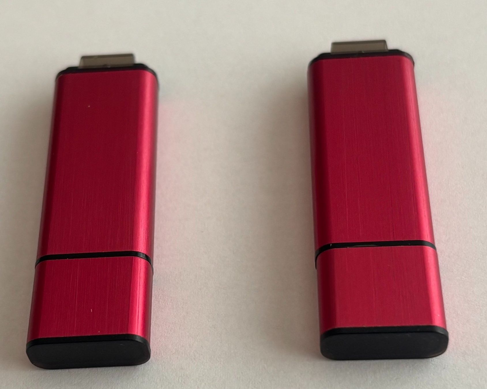 USB Sticks: 2 Stück 32GB USB Sticks mit USB-A – Gebraucht aus Bassersdorf von Antaris01 1