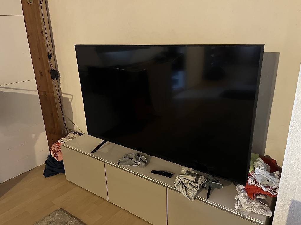 Televisori: Samsung TV 65 Zoll QLED – Usato da Nidau venduto da Weltenbummler83 1