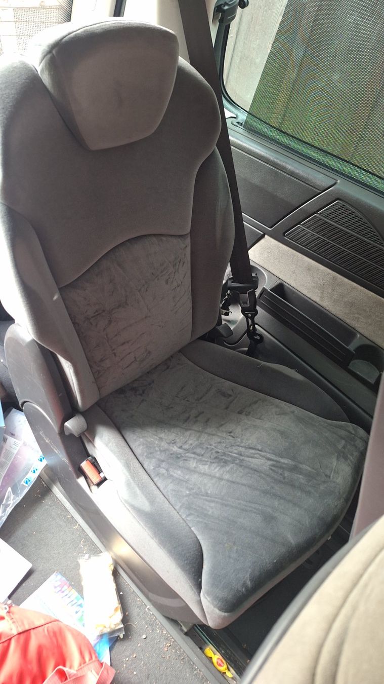 Citroën Tutti pezzi di ricambio auto: Autositze C8 2.+ 3. Reihe 4 Stk. – Usato da Safenwil venduto da Herbert_b 3