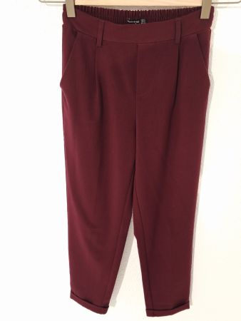 Trendige Hose von Stradivarius, bordeauxrot, Gr. S