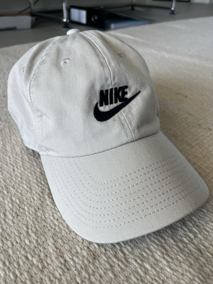 Nike Hüte, Mützen & Caps: Nike Cap beige – Gebraucht aus Zürich von BuyHappinessNow