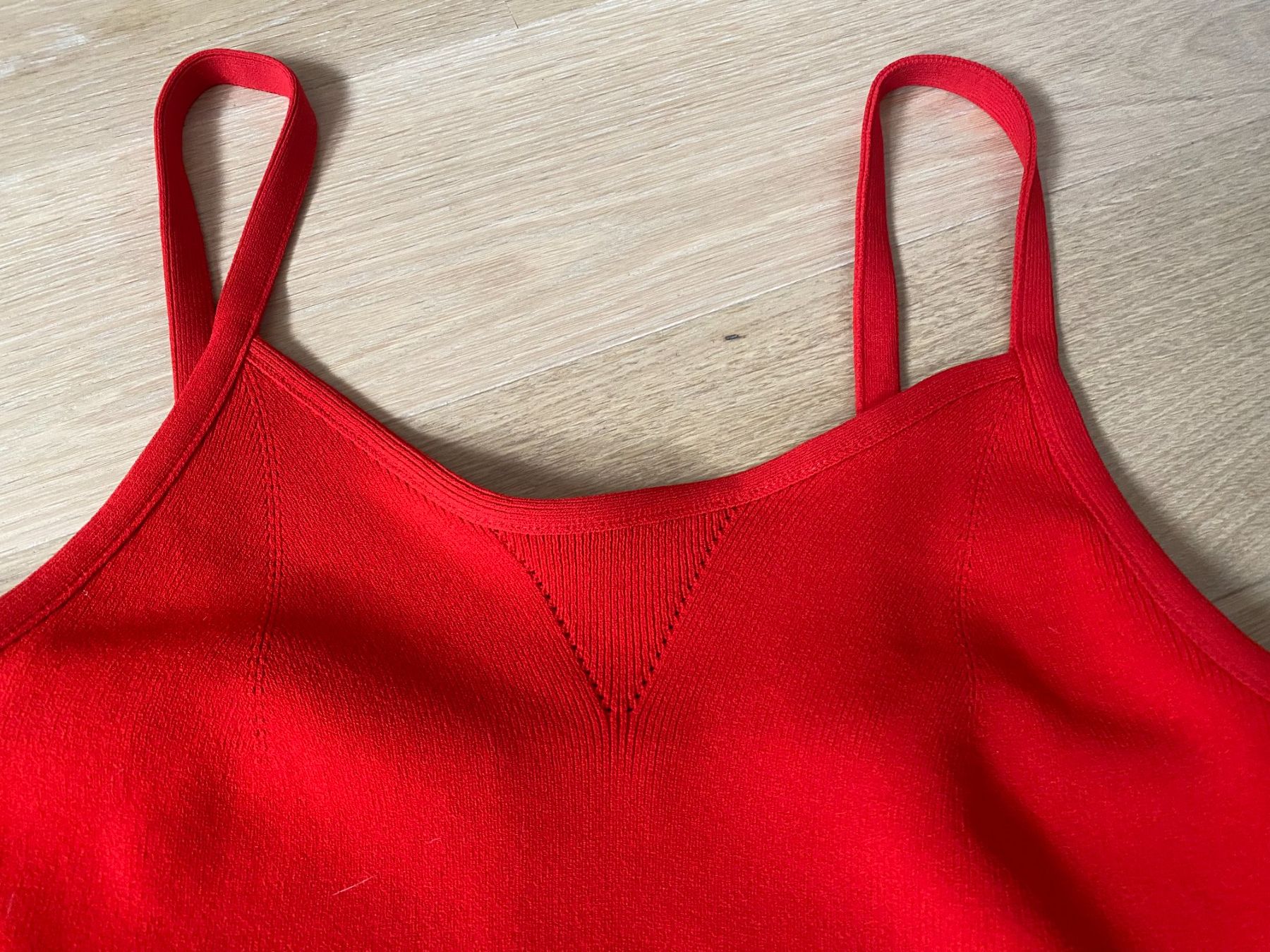 Marc Cain Top: Marc Cain Kurztop in Rot, Gr. N6 oder D44, neuwertig – Nuovo (secondo la descrizione) da Regensdorf venduto da Pointer2009 2