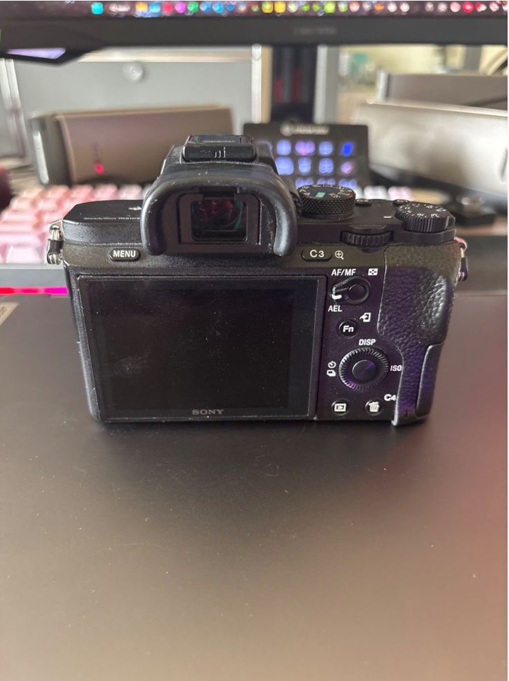Sony Fotocamera: SONY A7 II / 2    Full Frame Mirrorless Camera – Usato da Benken SG venduto da fal_6yhl 6