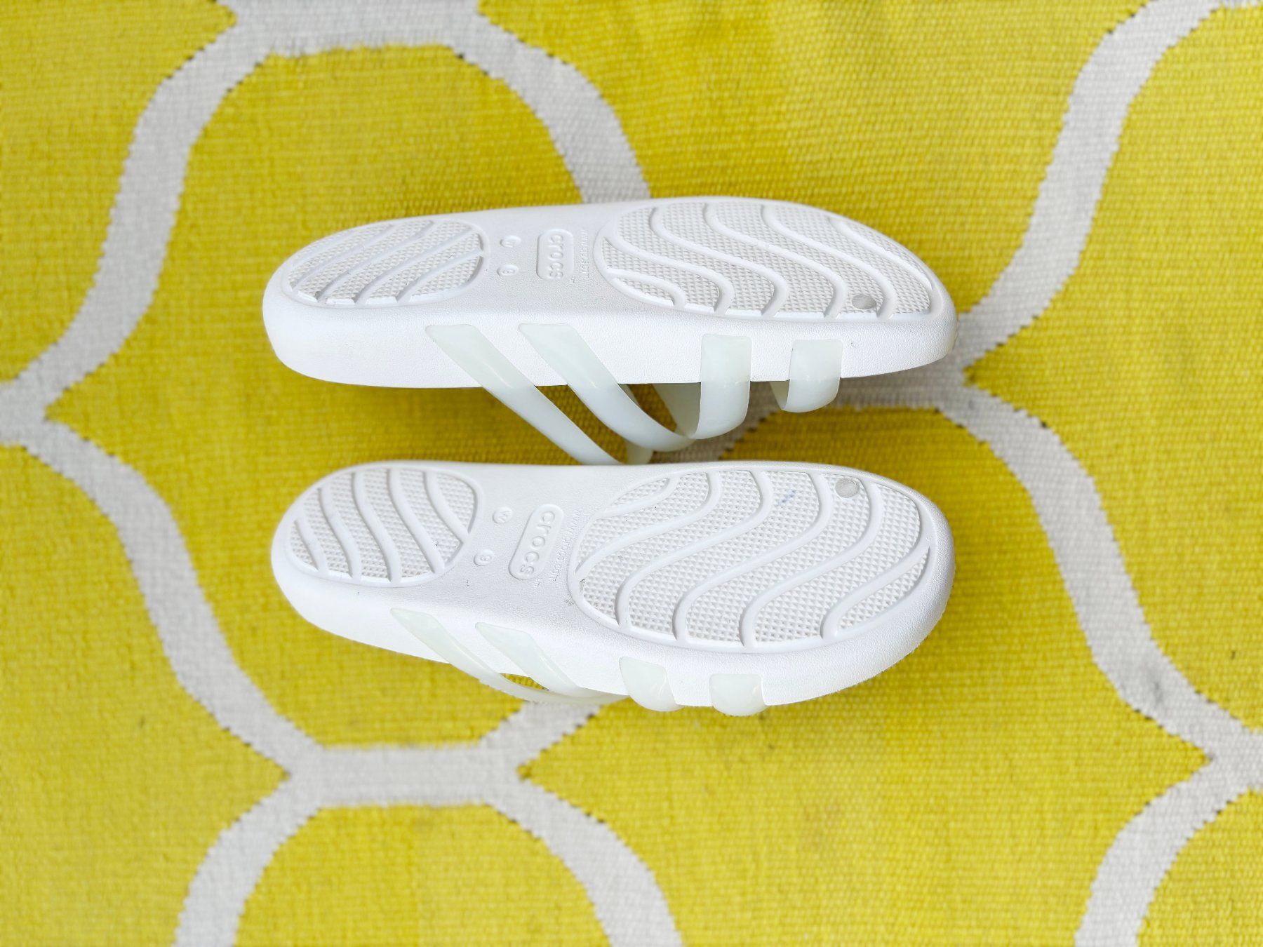 Crocs Scarpe da donna: Crocs W's SplashGlos StrapSandal – Usato da Basel venduto da descendant 1
