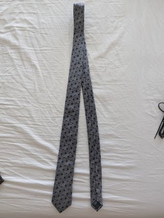 Charles Tyrwhitt Tie Pattern Blue White Silk never worn.