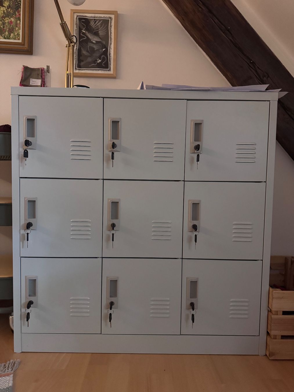 Armadi: Metallschrank Spind 9 Fächer mit Schloss – Nuovo (secondo la descrizione) da Langnau am Albis venduto da mar_t8xz
