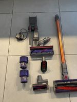 Lot accessoires Dyson V10 Absolute brosses,tube, chargeur...