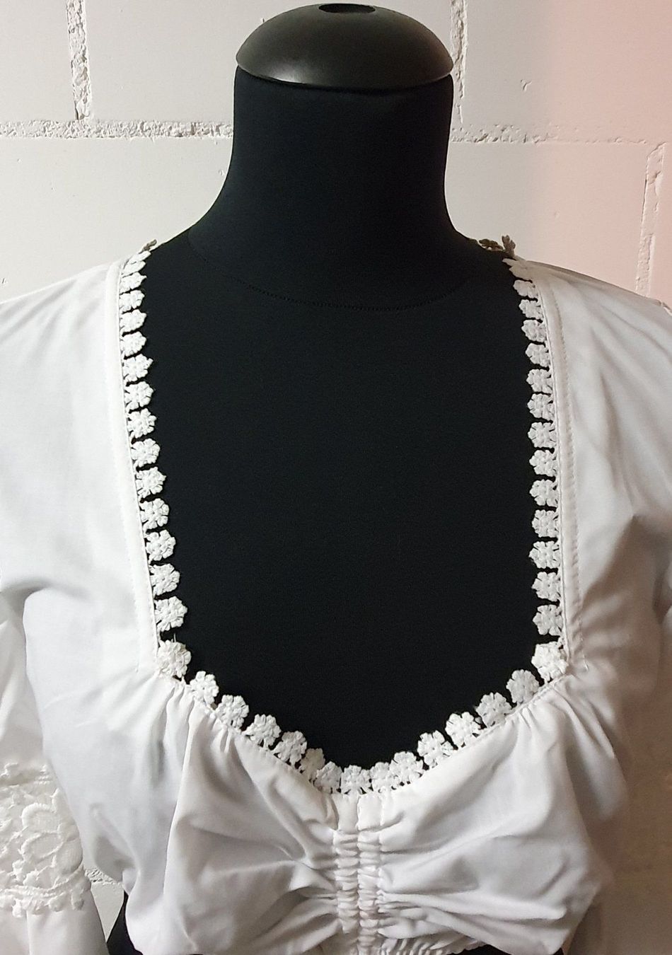Camicette: Neu "Rose" /  Dirndl Bluse / längerer Ärmel / Gr. 34 – Nuovo (secondo la descrizione) da Muri AG venduto da Edlerweiss 1
