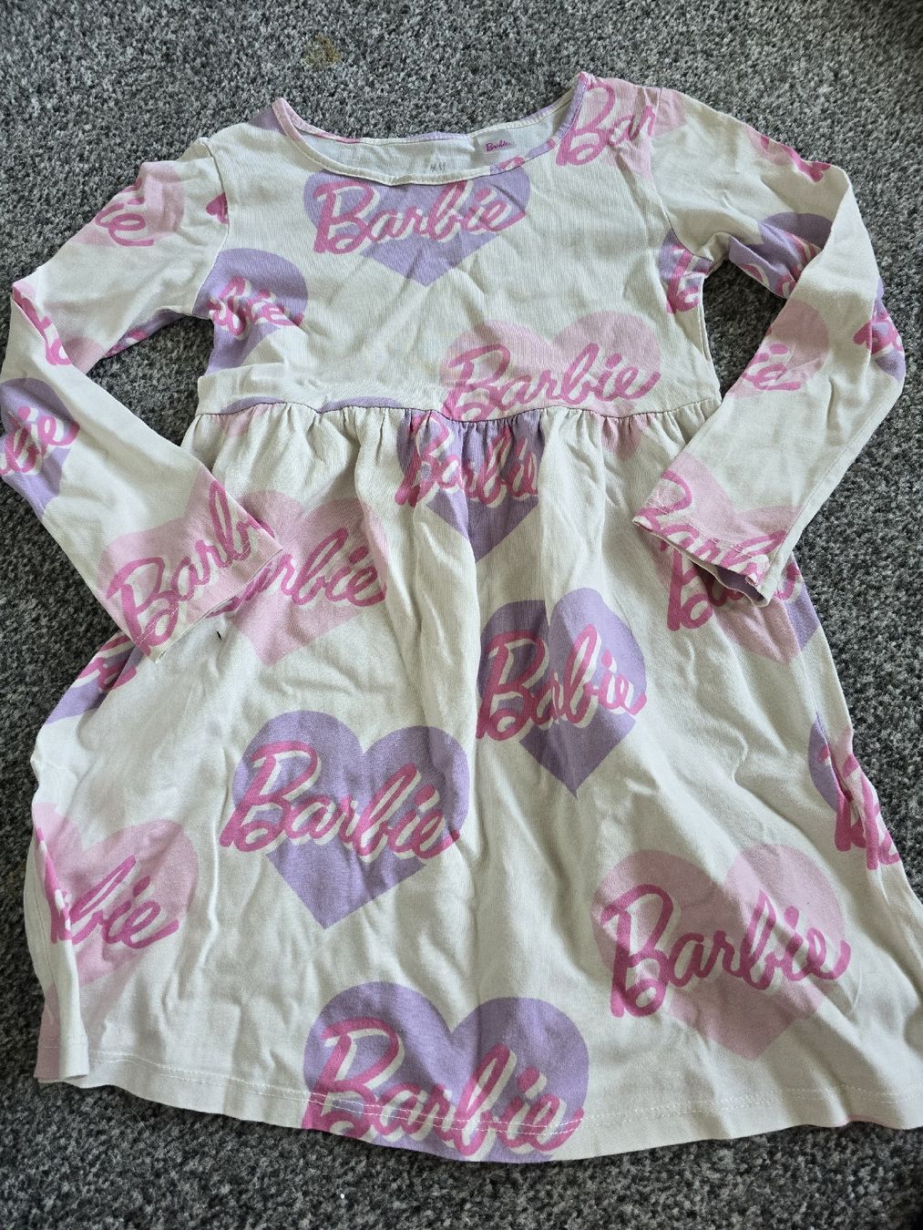 H&M Kleider & Röcke: Langarmkleid Barbie H&M gr. 104-110 – Gebraucht aus Unterentfelden von Panda-87