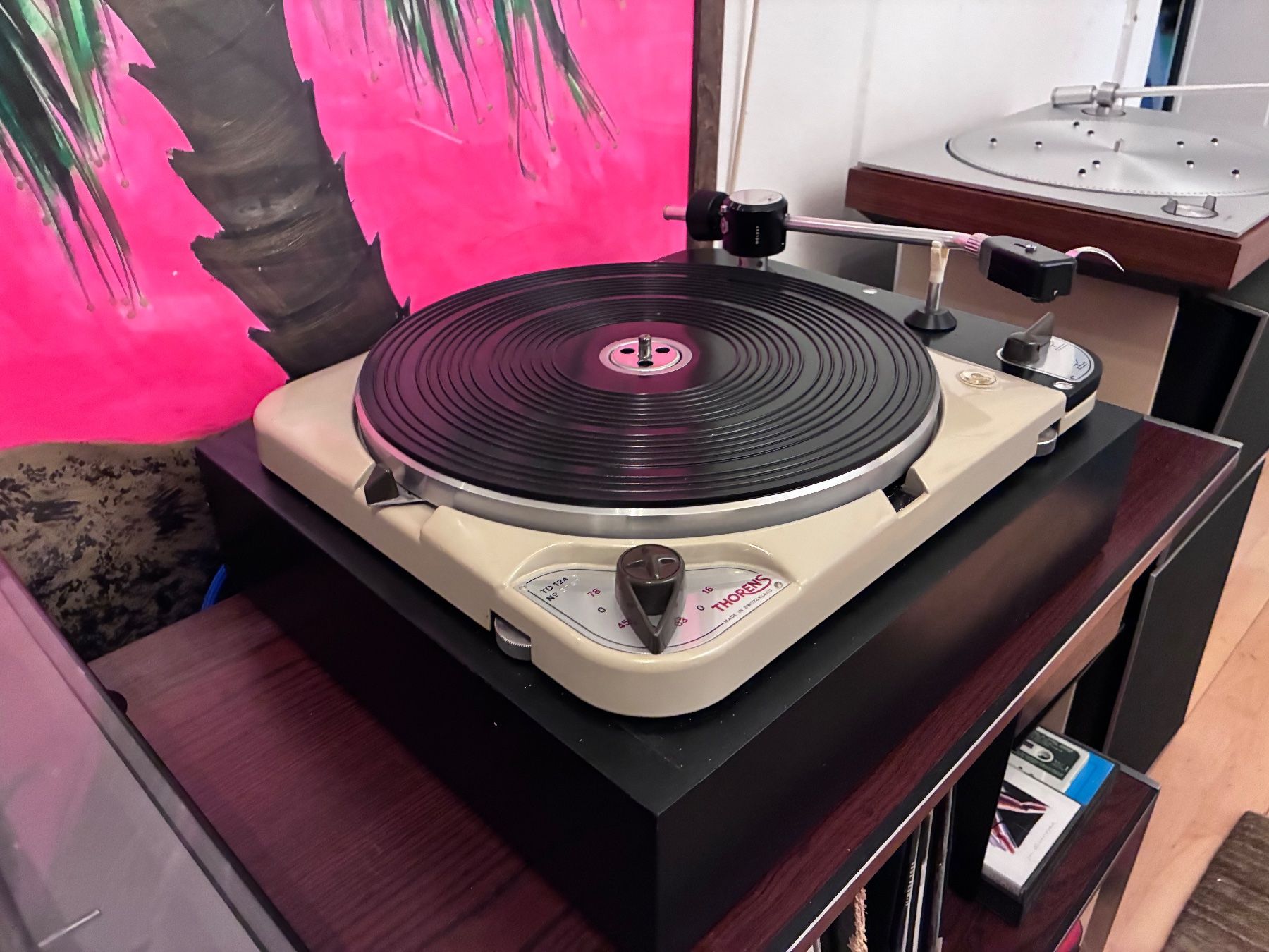 Thorens Giradischi: First series Thorens TD 124 fully restored . – Usato da Zürich venduto da HiFiAtelier 5