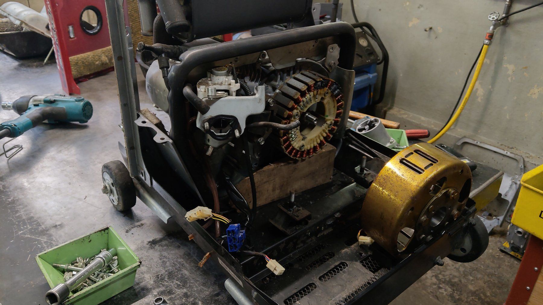 Honda Generatori di corrente: Generator Honda EU 30 is - defekt – Difettoso da Bern venduto da ksliqbe 9