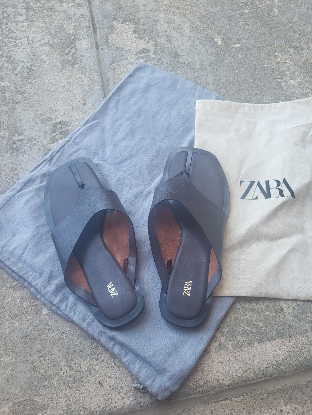 Zara Damenschuhe: Flip Flop von ZARA – Gebraucht aus Münchenbuchsee von muengguleo