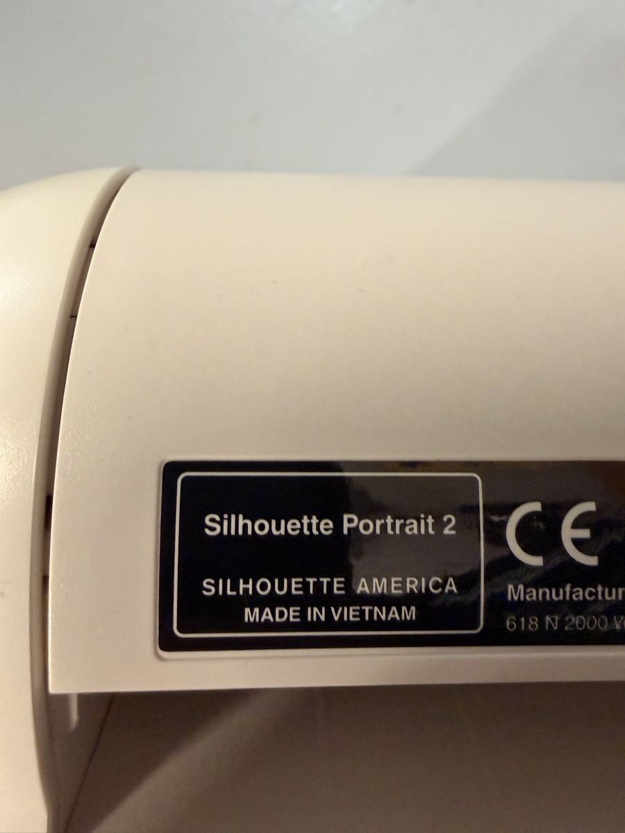 Silhouette Stampanti: Silhouette Portrait 2 Schneideplotter - Top Zustand! – Usato da Läufelfingen venduto da ErneAktion 2
