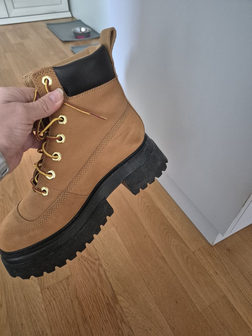 Timberland Scarpe da donna: Timberland Damen Stiefel braun – Nuovo (secondo la descrizione) da Zürich venduto da mit_jz2x 2