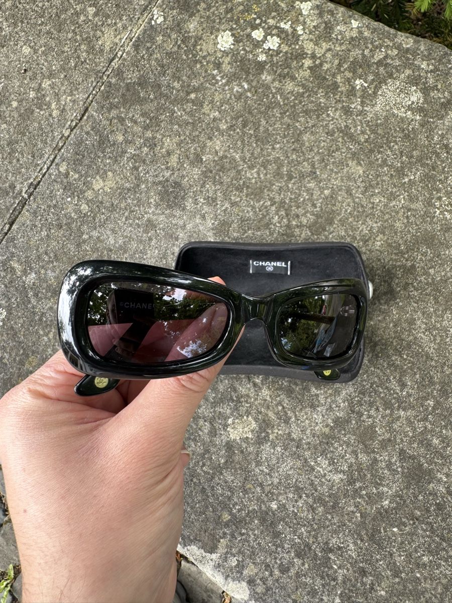 Chanel Brillen & Gläser: Chanel Butterfly Sunglasses Black Luxury – Gebraucht aus Effretikon von rus_2l2p 3