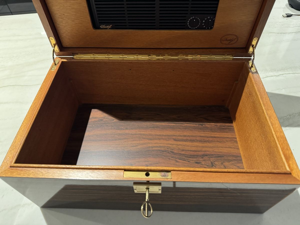 Davidoff Humidor per sigari: Humidor Davidoff Geant Macassar, Top – Usato da Safenwil venduto da Corahund 5