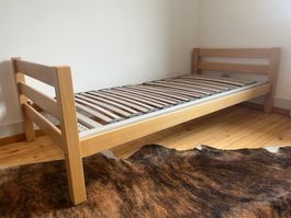 Holzbett massiv 90 × 200 cm mit Lattenrost von Bico-Flex