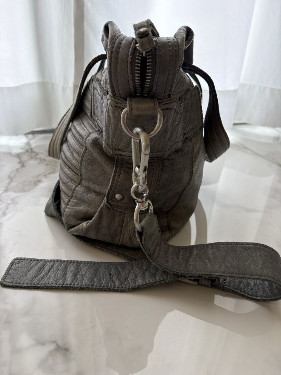 Liebeskind Borse da donna: Graue Ledertasche Liebeskind  – Usato da Estavayer-le-Lac venduto da Mimmy02 1
