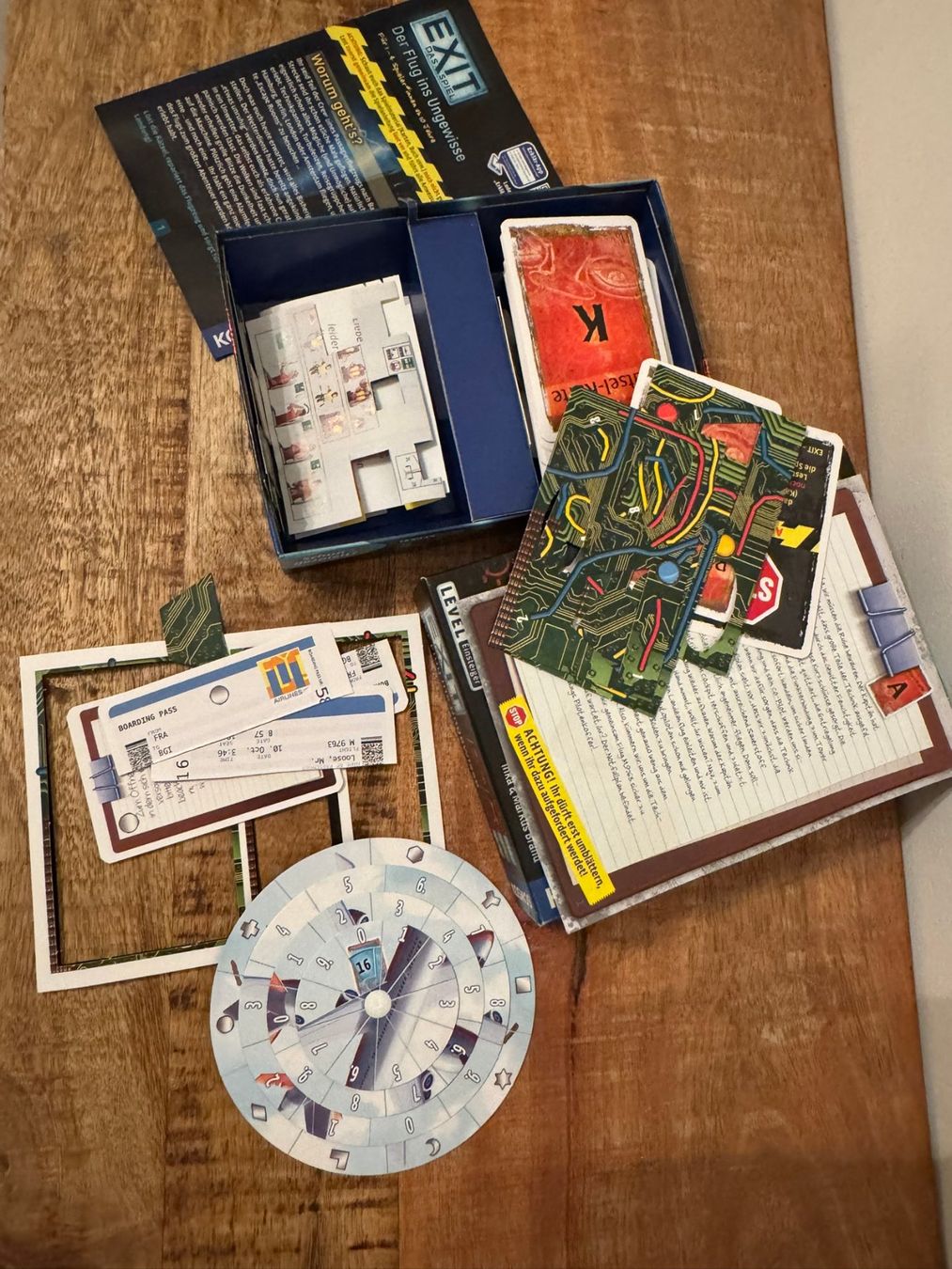 Kosmos Spiele: Exit - Das Spiel: Der Flug ins Ungewisse -gebraucht – Gebraucht aus Uhwiesen von fel_5ghs 4