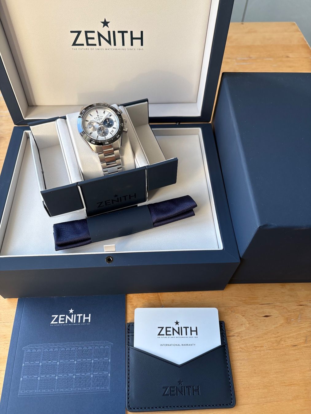Zenith Montres: ZENITH Chronomaster Sport Fullset mit Garantie – D'occasion à Birsfelden par Mynos 2