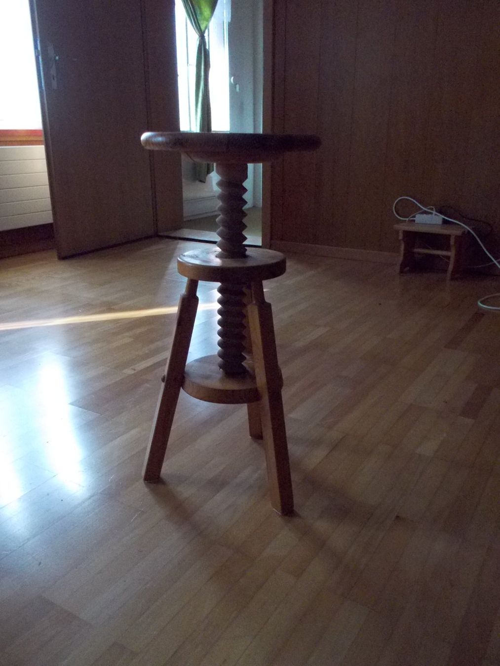 Sgabelli: Drehhocker Massivholz Vintage – Usato da Weinfelden venduto da Simalaia 1