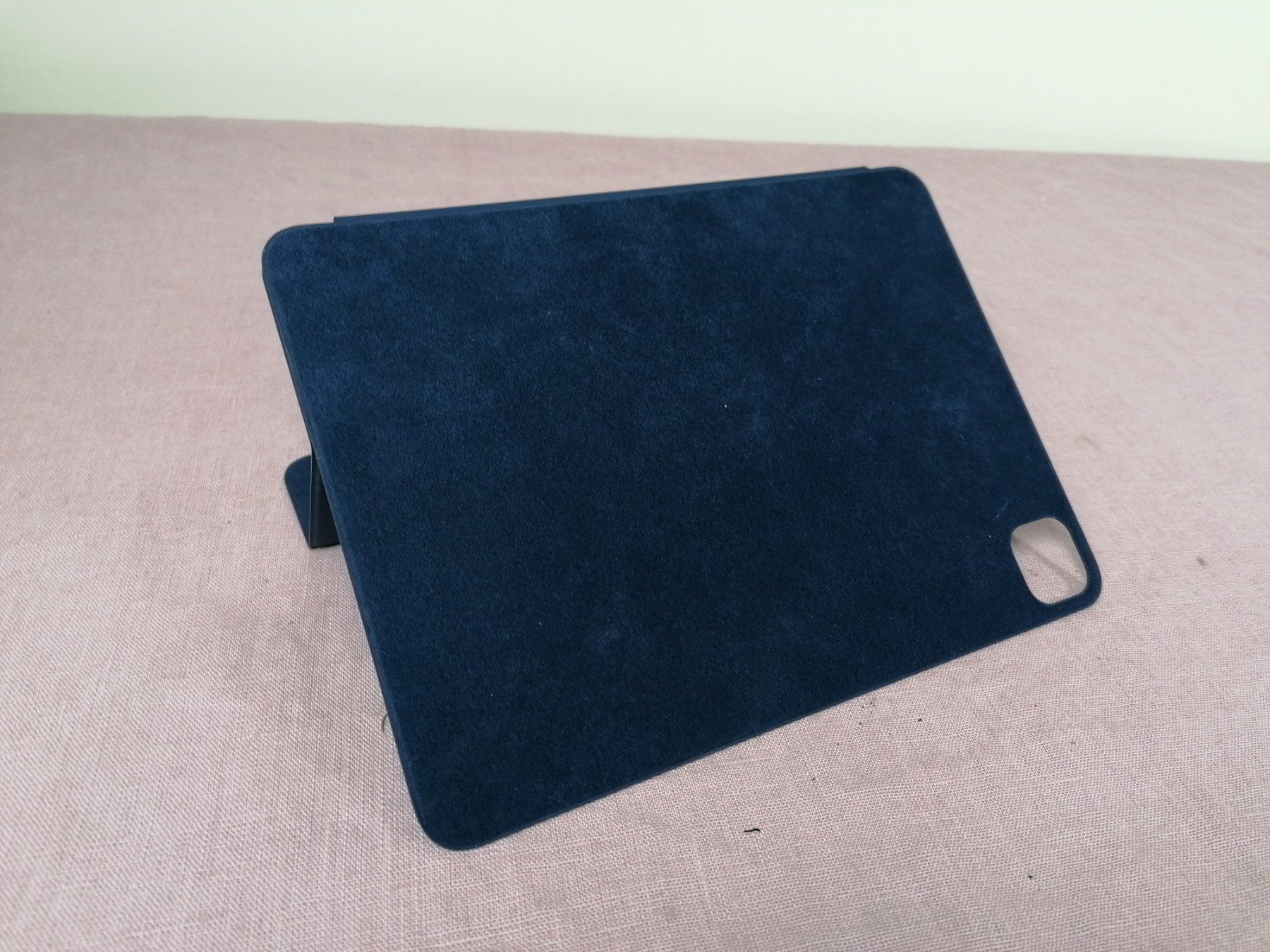 Apple Covers & Borse: Original i-Pad Hülle Magnet – Usato da Köniz venduto da Brockenreich 1