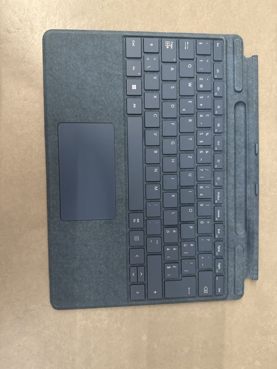 Microsoft Tastaturen: Surface Pro 9 - Clavier Microsoft comme neuf – Gebraucht aus Salgesch von Flolo80