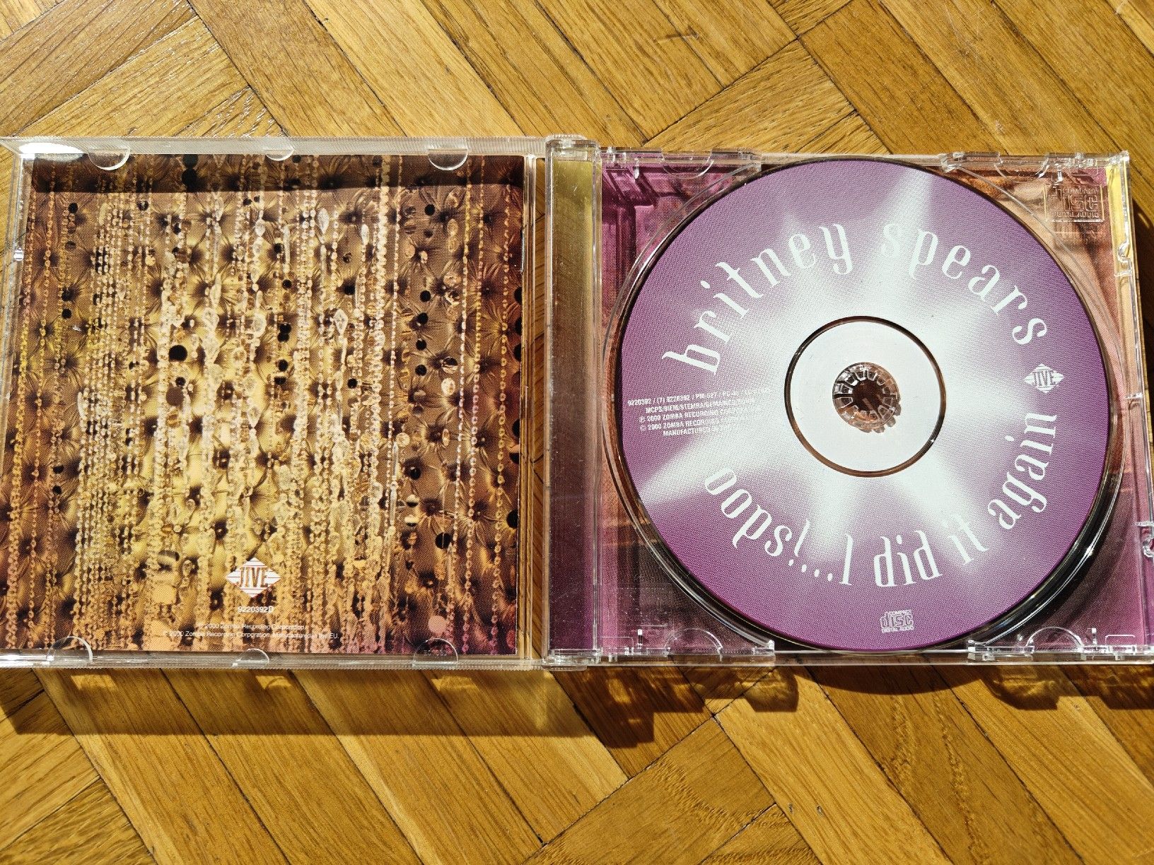 CD: Britney Spears - Oops!...I Did It Again, CD – Nuovo (secondo la descrizione) da Carouge GE venduto da Andelie 3