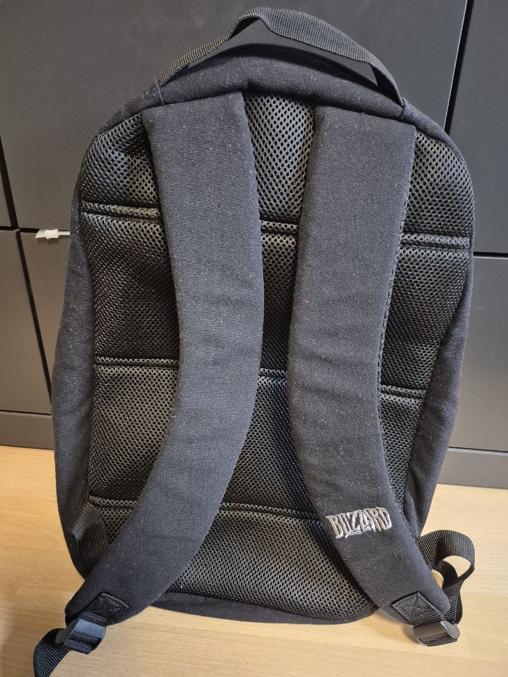 Zaini: Activision Blizzard Blizzcon Rucksack mit Badges – Usato da Seuzach venduto da Xauberai 1