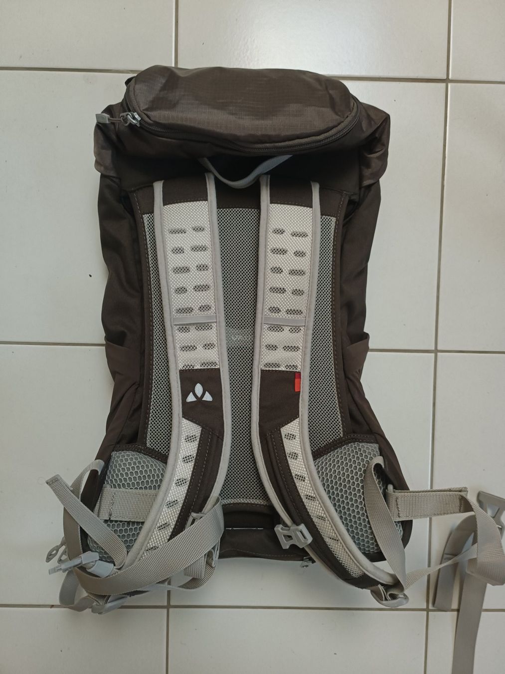 Vaude Zaini: Neuer Vaude Gomera 18 Rucksack – Nuovo (secondo la descrizione) da Zürich venduto da birtha 1