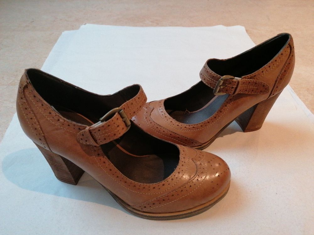 Chaussures femmes: Alessandro Bonciolini Gr. 41 Riemchen Pumps Leder – D'occasion à Klingnau par vollmond36