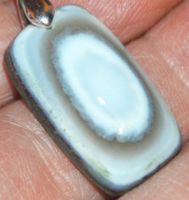 Anhänger L-7522 – Blauer Owyhee Augenopal Cabochon 28X16X8mm