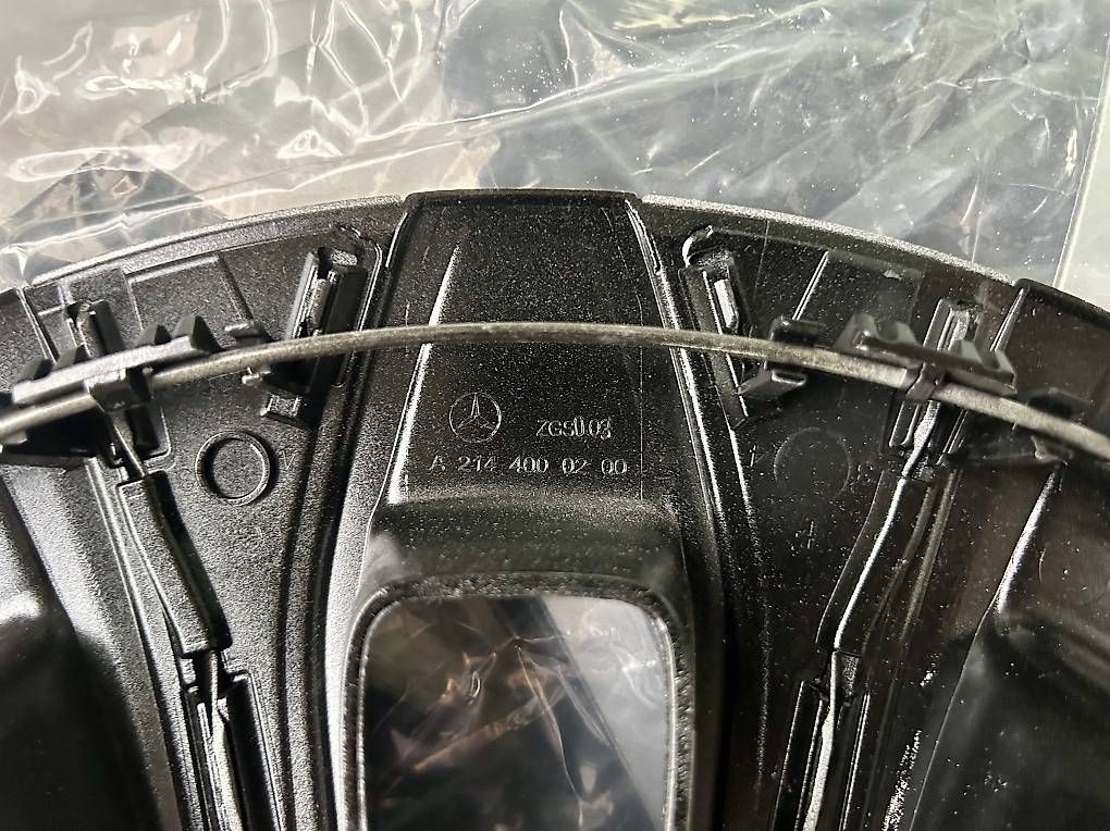 Tutti pezzi di ricambio auto: Enjoliveur Mercedes  – Usato da Lausanne venduto da pie_wdw7 1